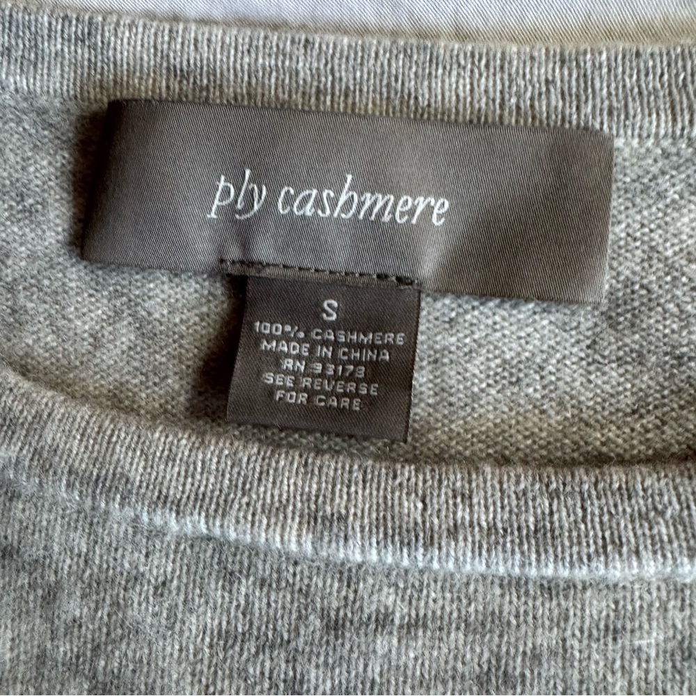Women's Cashmere Sweater, Star on Back, Oatmeal, Size S - Picture 6 of 8